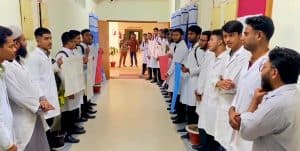 টাঙ্গাইলে শেখ হাসিনা মেডিকেল কলেজের উপাধ্যক্ষের পদত্যাগের দাবীতে মানববন্ধন