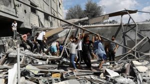 গাজায় ইসরায়েলি হামলায় নিহত ২৫, রক্ষা পায়নি শেষ হাসপাতালটিও