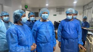 খালেদা জিয়ার স্বাস্থ্যের খোঁজ নিতে এভারকেয়ারে প্রধান উপদেষ্টা